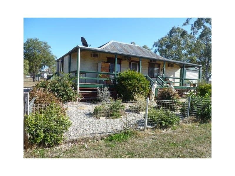 17 Bass Street, Yuleba QLD 4427, Yuleba - Thumbnail 2