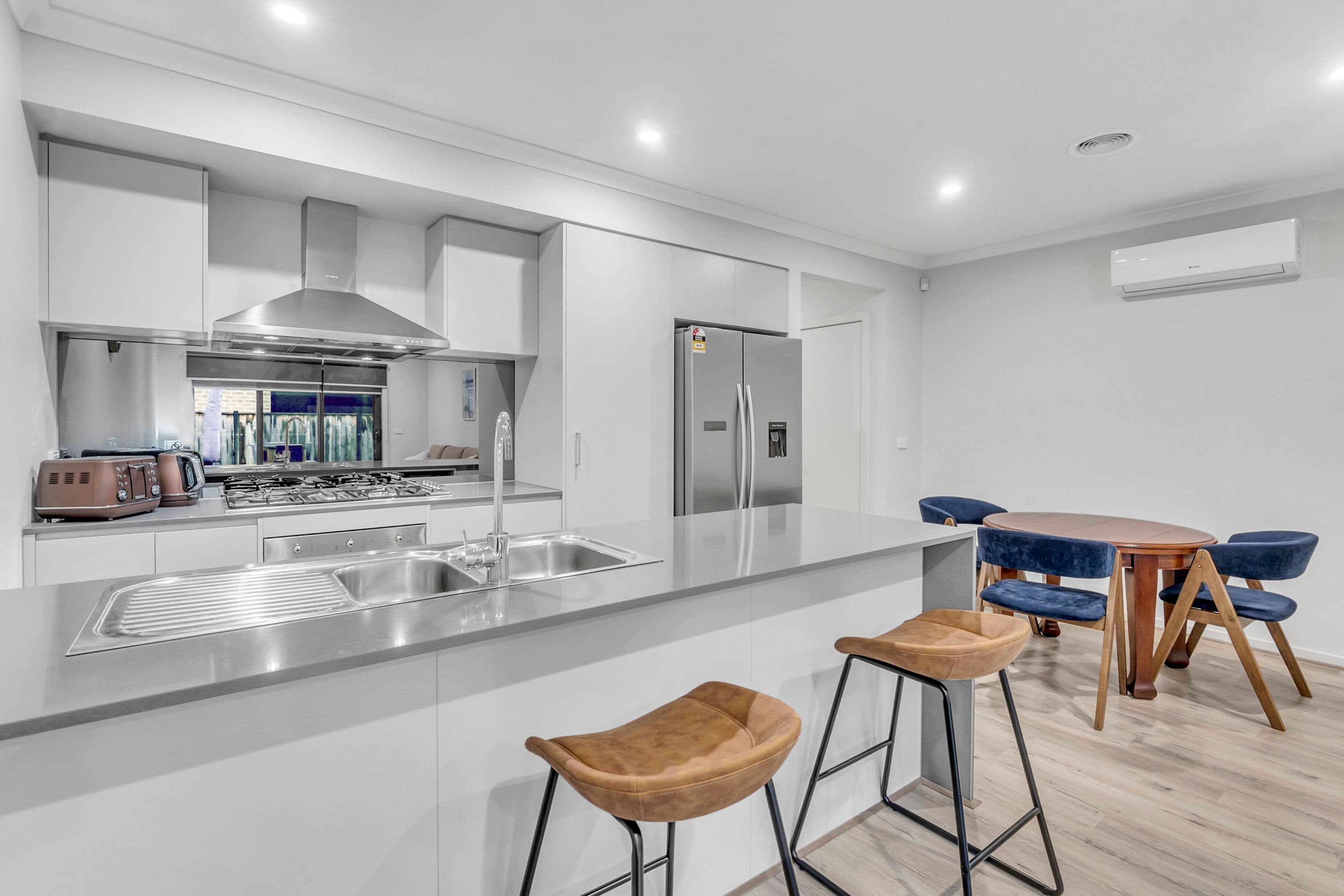 33 Devizes Drive, Wollert VIC 3750, Wollert - Thumbnail 4