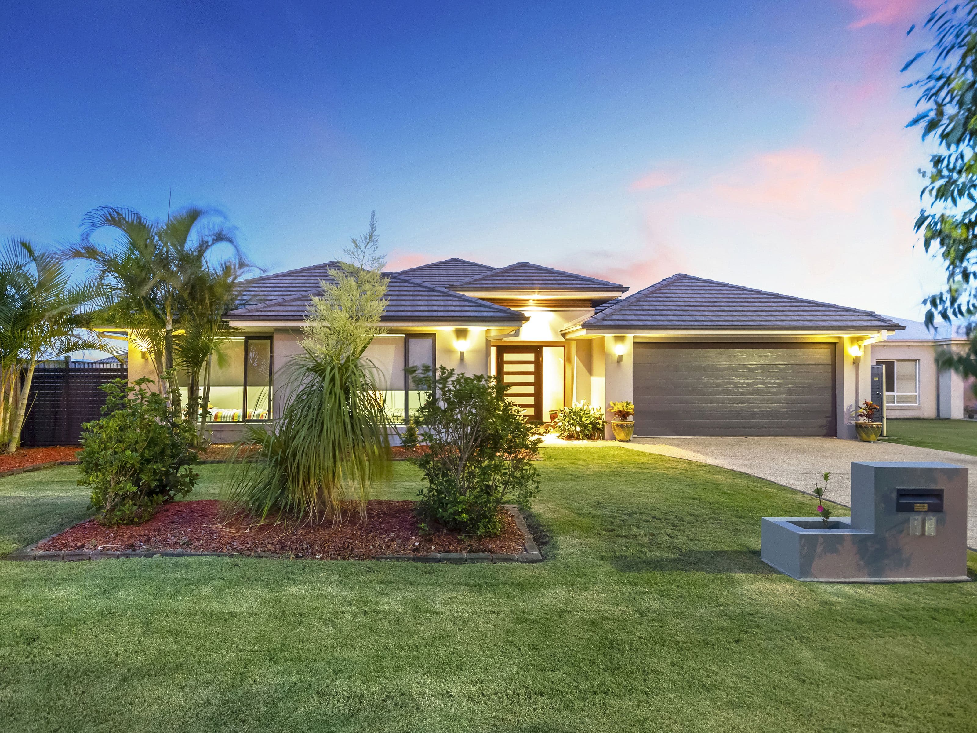19 Lanier Close, Oxenford QLD 4210, Oxenford - Image 1