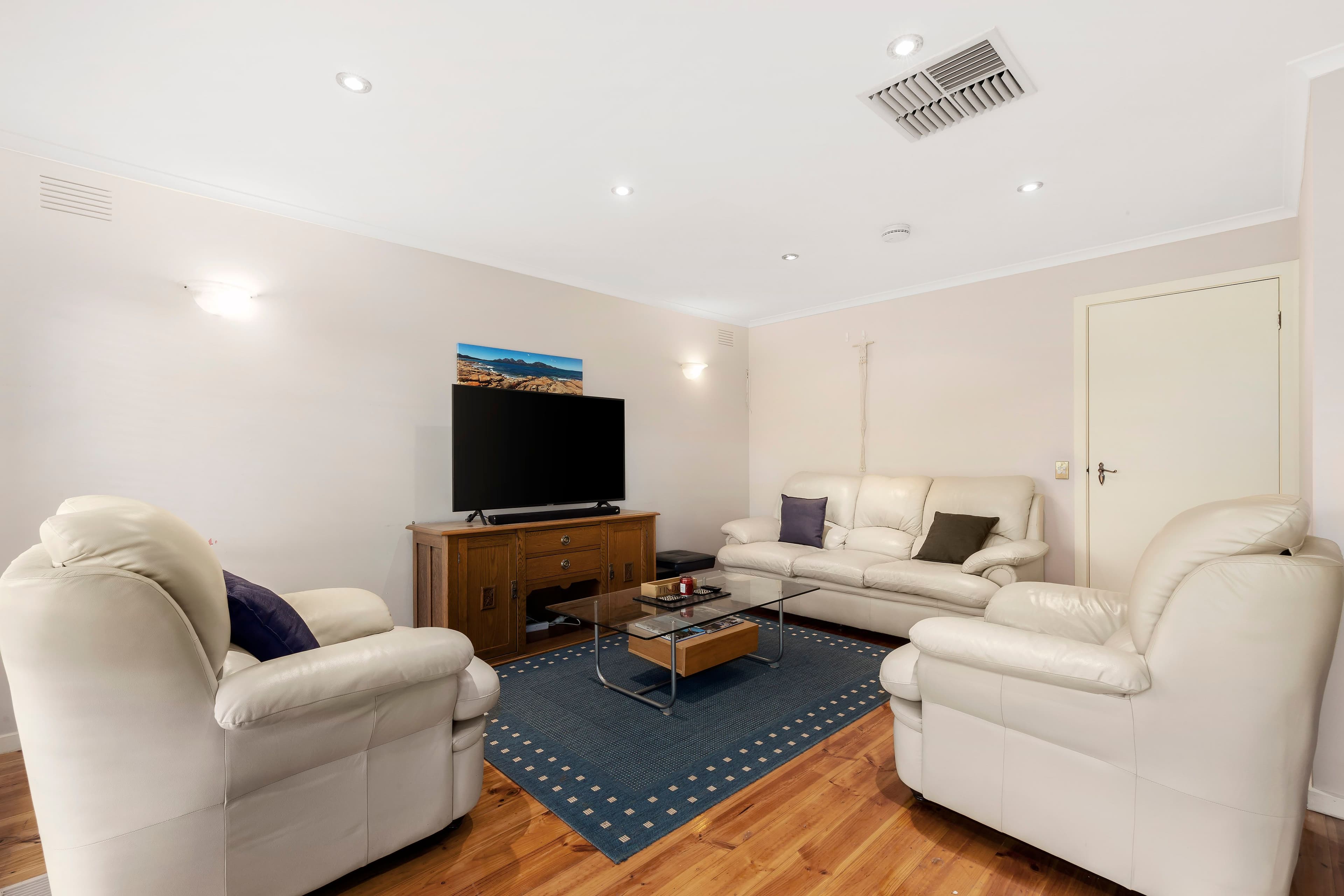 10 Dorothea Court, Bundoora VIC 3083, Bundoora - Thumbnail 2