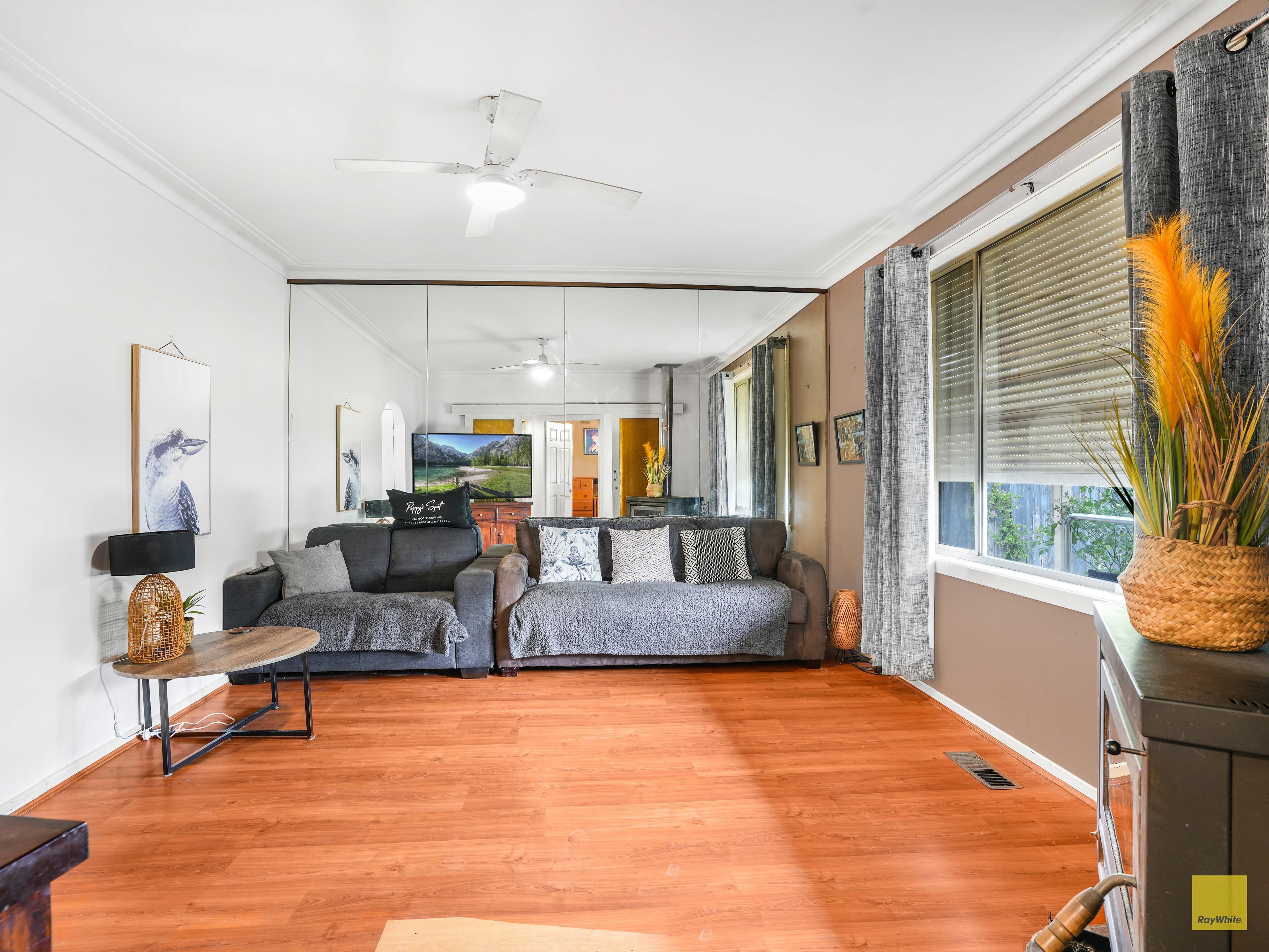 8 Richard Road, Melton South VIC 3338, Melton South - Thumbnail 2