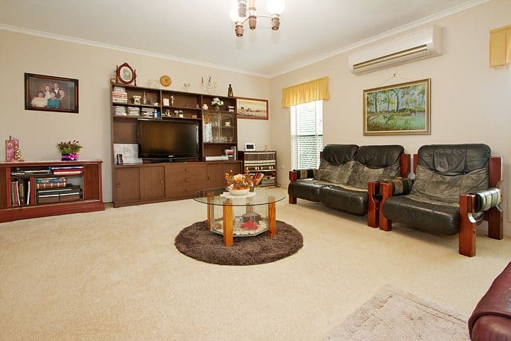 8 Bussian Street, HARRISTOWN QLD 4350, Harristown - Thumbnail 2
