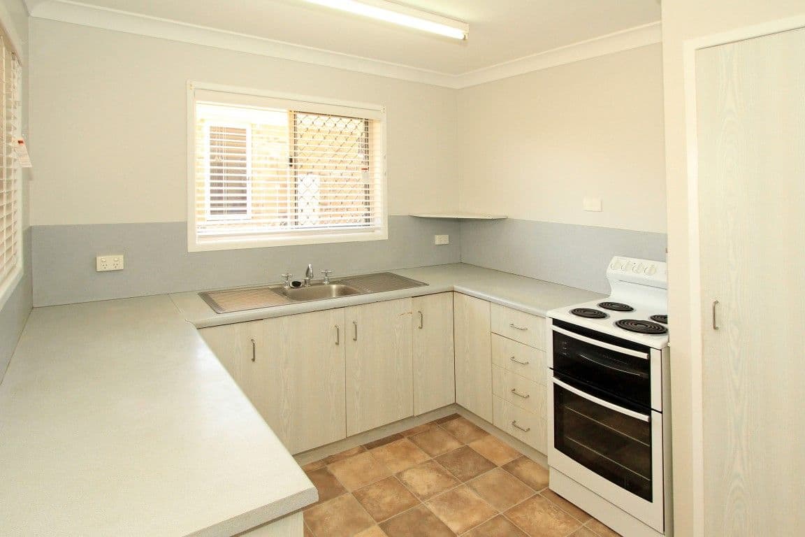 372 Farm Street, NORMAN GARDENS QLD 4701, Norman Gardens - Thumbnail 2