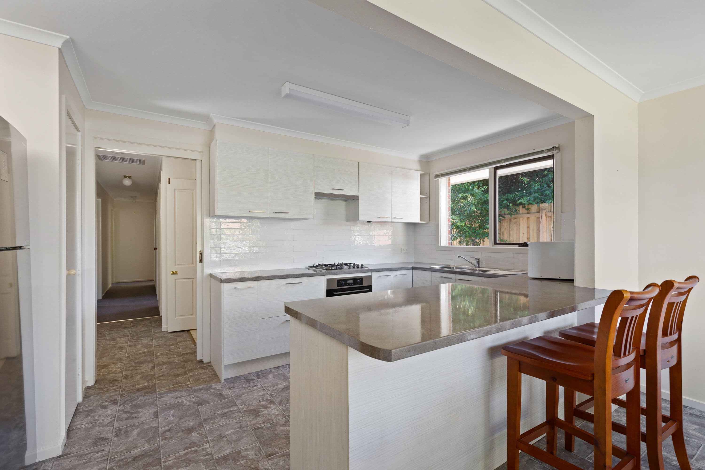 1 Devlin Court, Mill Park VIC 3082, Mill Park - Thumbnail 2