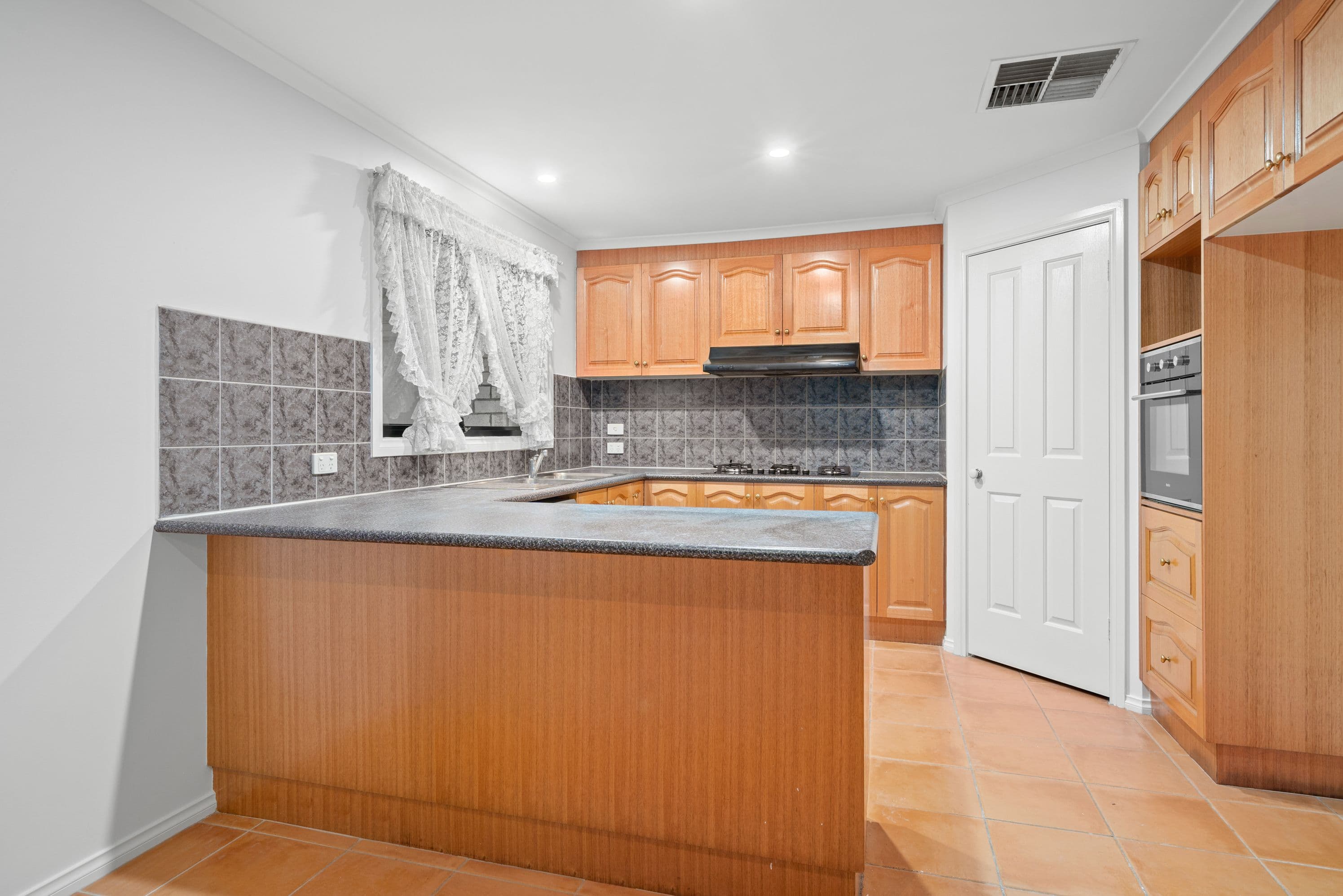 11 Star Grove, Bundoora VIC 3083, Bundoora - Thumbnail 2