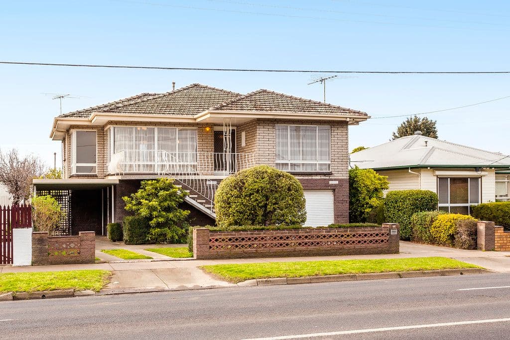 112 Thompson Road, NORTH GEELONG VIC 3215, North Geelong - Thumbnail 2