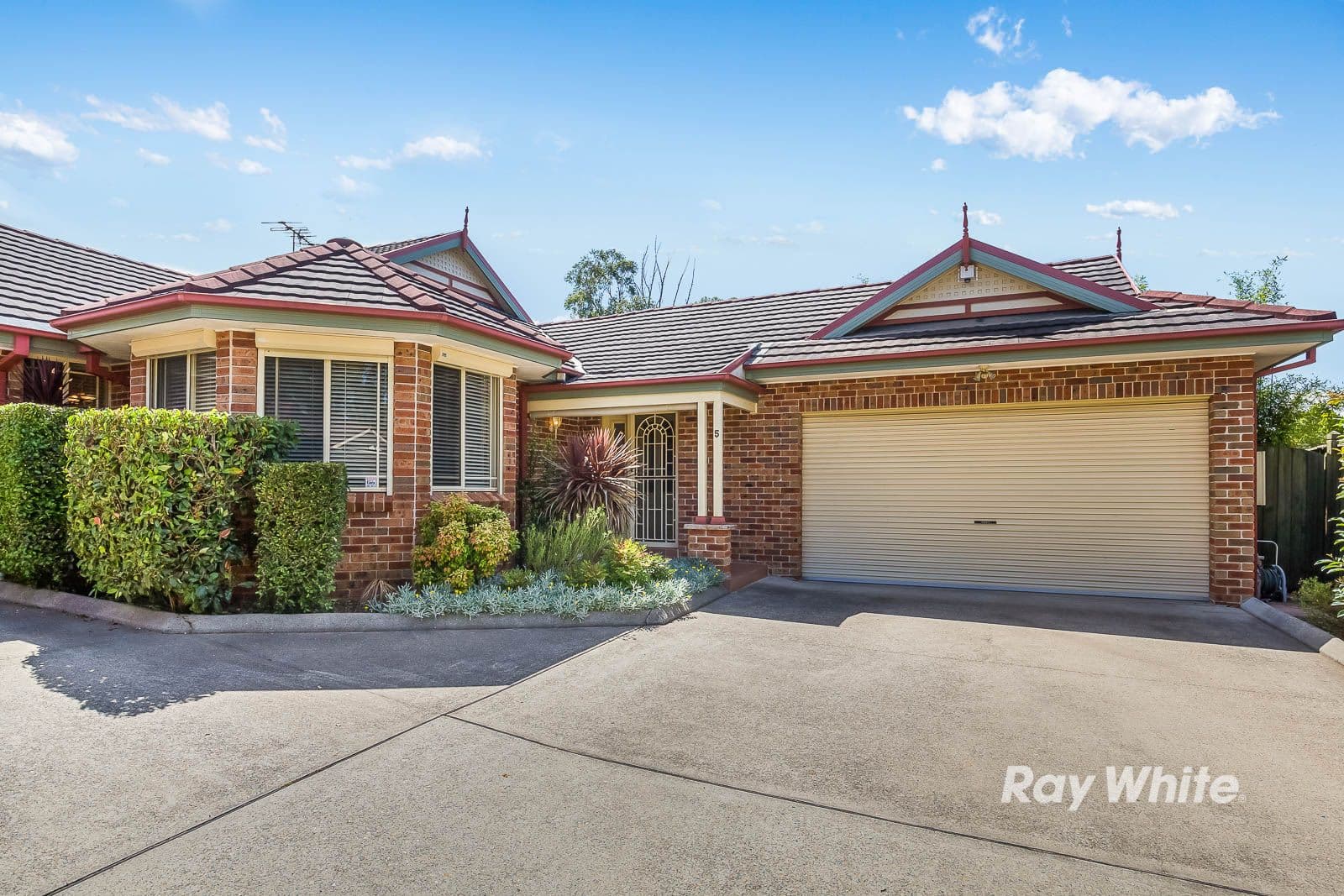 16 Brodie Street, Baulkham Hills - Image 1