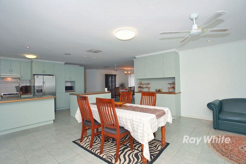 24 Berwick-Cranbourne Road, CRANBOURNE EAST VIC 3977, Cranbourne East - Thumbnail 8