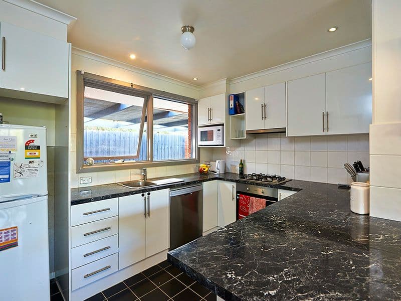 6 Chalmers Grove, UPPER FERNTREE GULLY VIC 3156, Upper Ferntree Gully - Thumbnail 2
