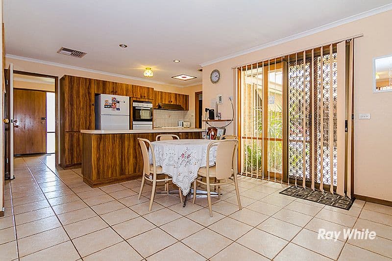 8 Ferncroft Court, Cranbourne North VIC 3977, Cranbourne North - Thumbnail 3