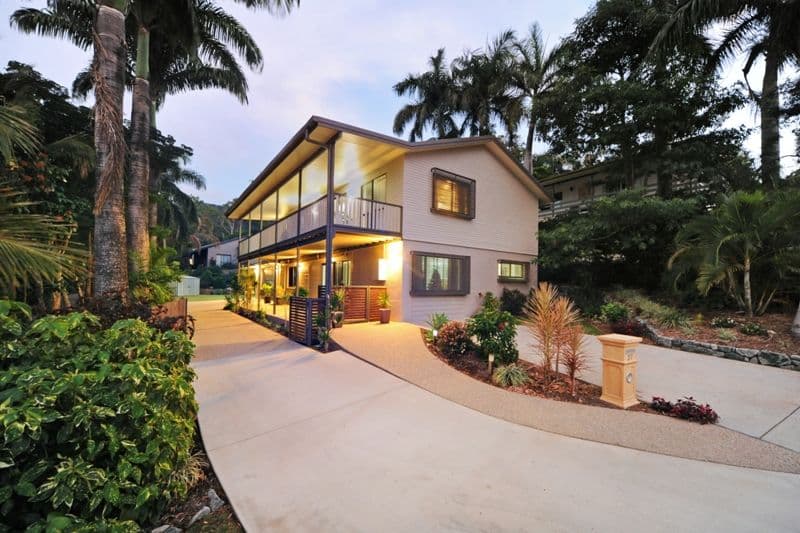 27 Manooka Drive, CANNONVALE QLD 4802, Cannonvale - Image 1