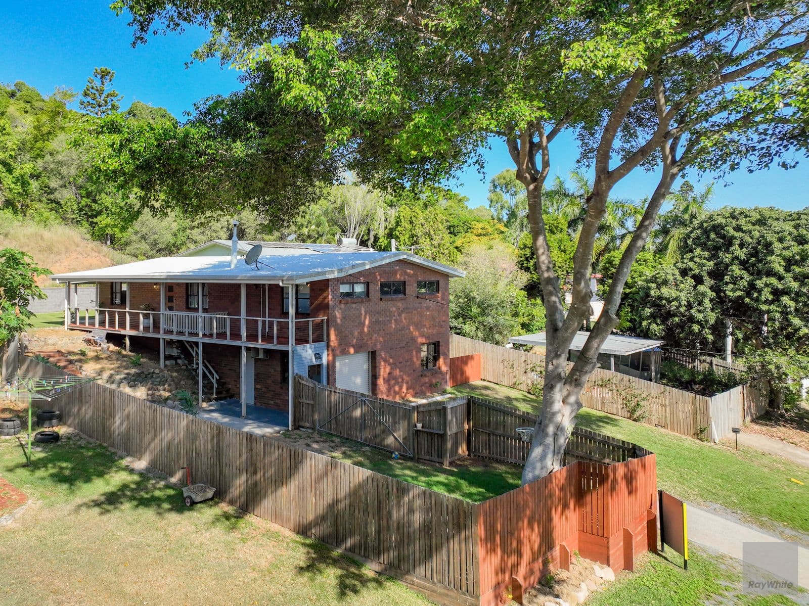 27 Lamberton Street, Yeppoon QLD 4703, Yeppoon - Thumbnail 2