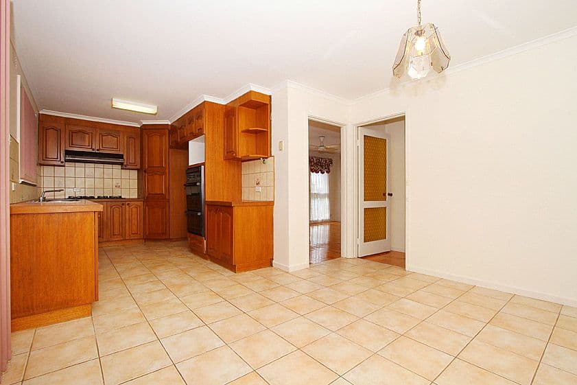 43 Cumberland Crescent, THOMASTOWN VIC 3074, Thomastown - Thumbnail 3