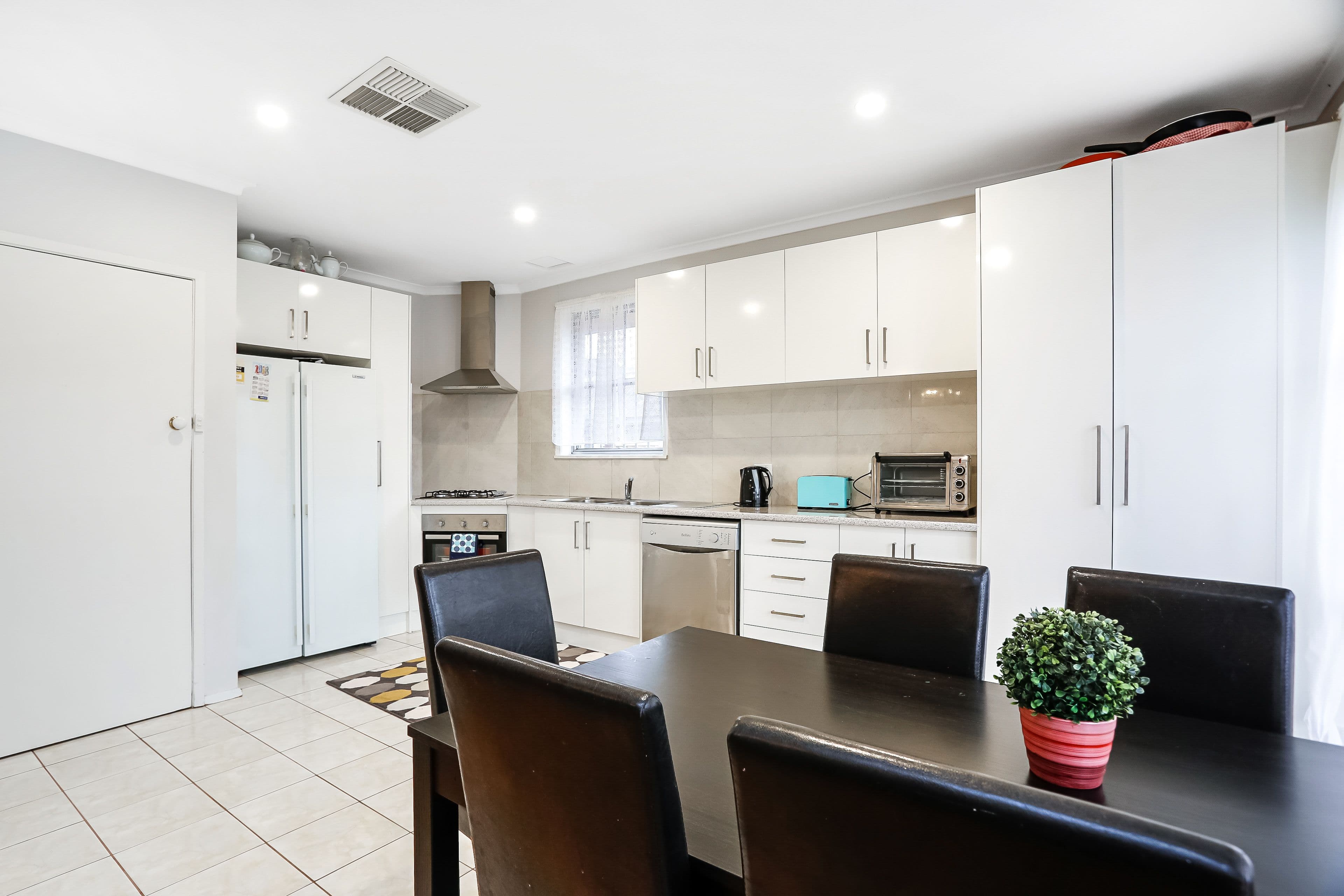 4 Warne Street, Coolaroo VIC 3048, Coolaroo - Thumbnail 3
