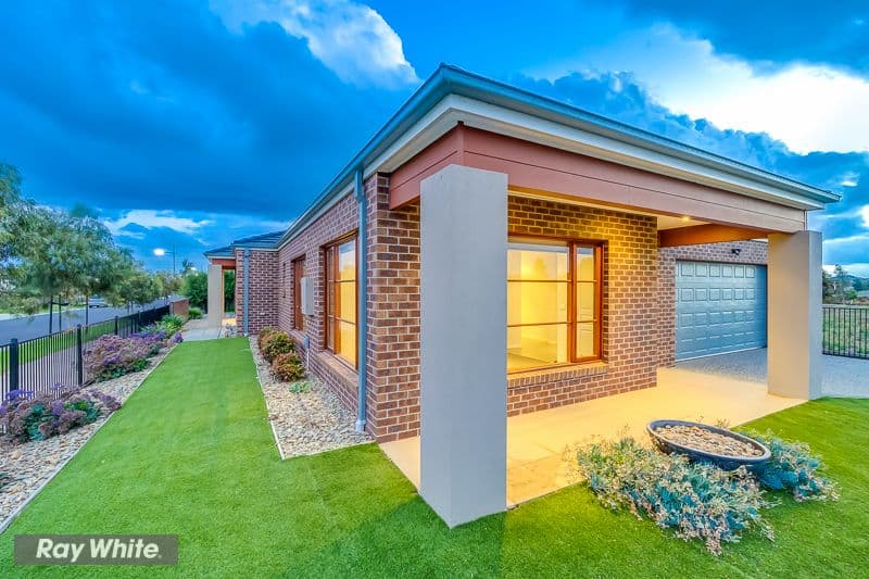 4 Regal  Road, Point Cook VIC 3030, Point Cook - Thumbnail 2