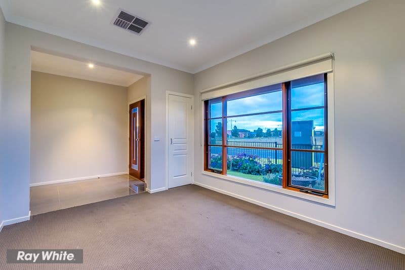 4 Regal  Road, Point Cook VIC 3030, Point Cook - Thumbnail 4