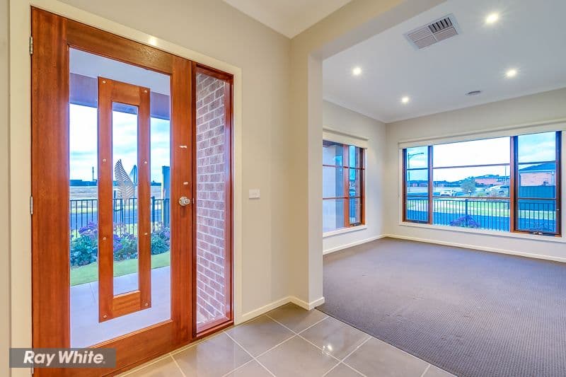 4 Regal  Road, Point Cook VIC 3030, Point Cook - Thumbnail 5