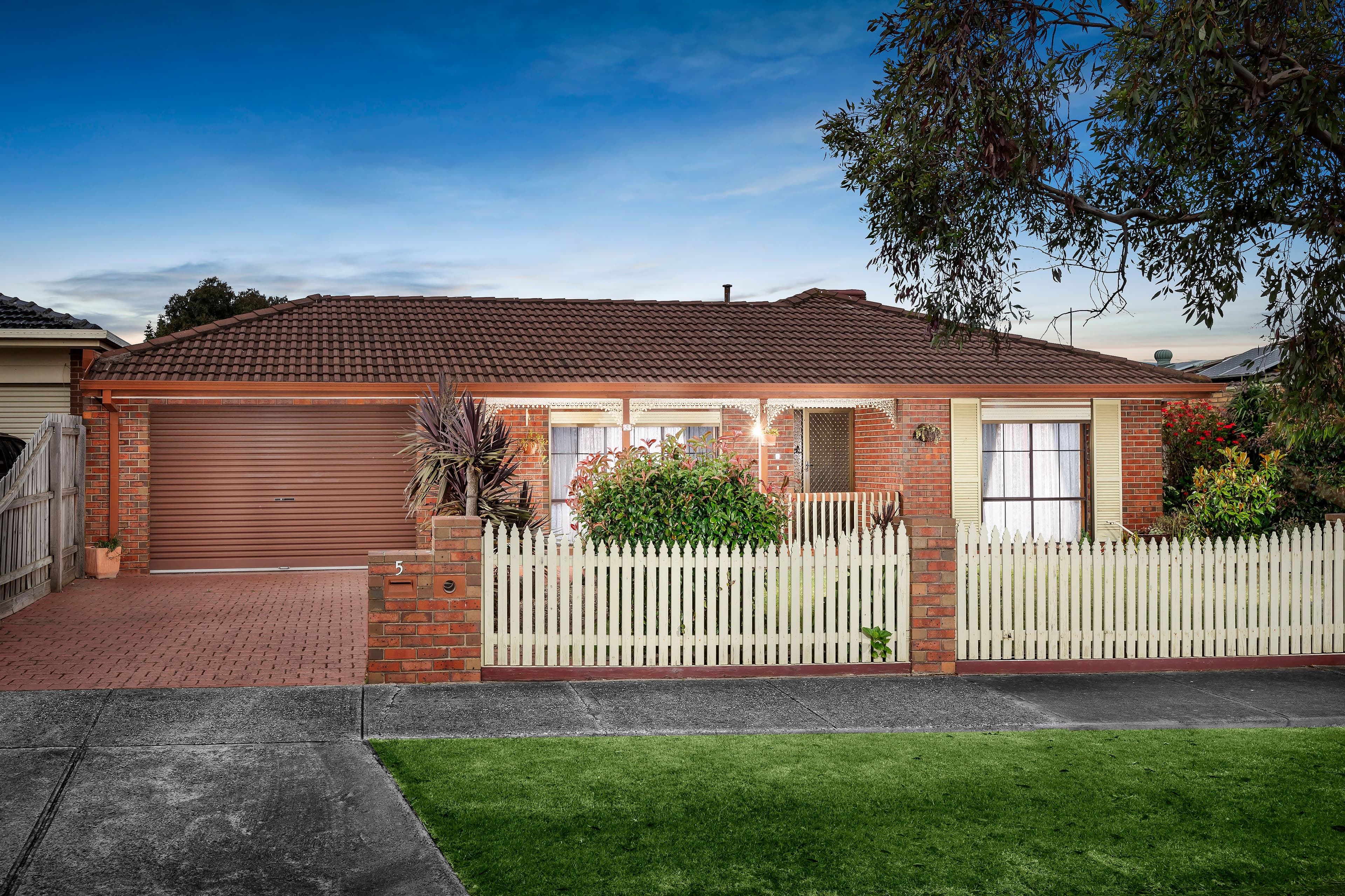 5 Tenterden Place, Mill Park VIC 3082, Mill Park - Image 1