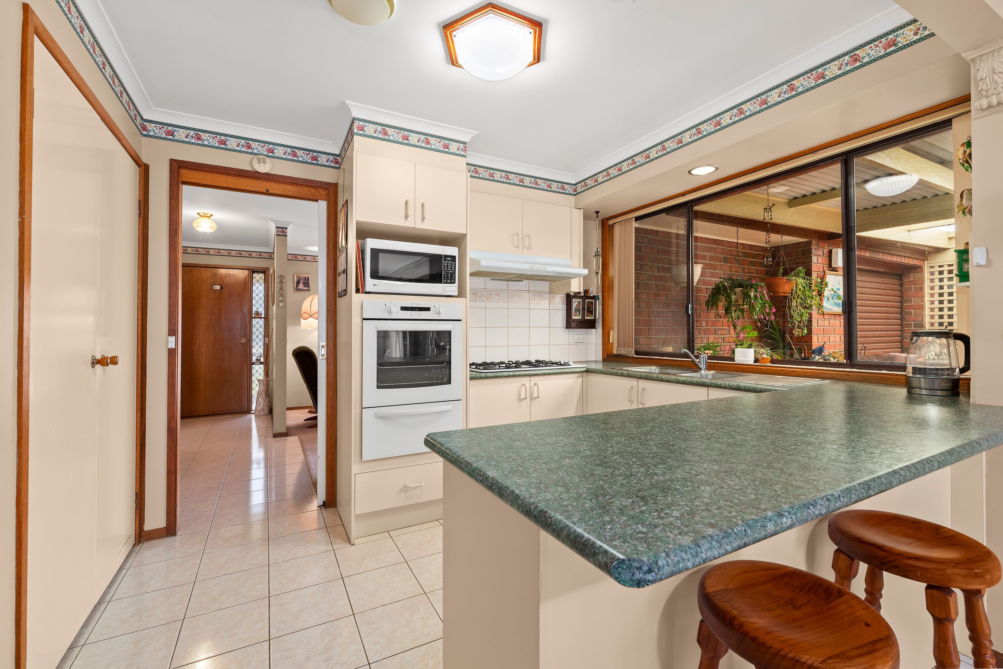 5 Tenterden Place, Mill Park VIC 3082, Mill Park - Thumbnail 2