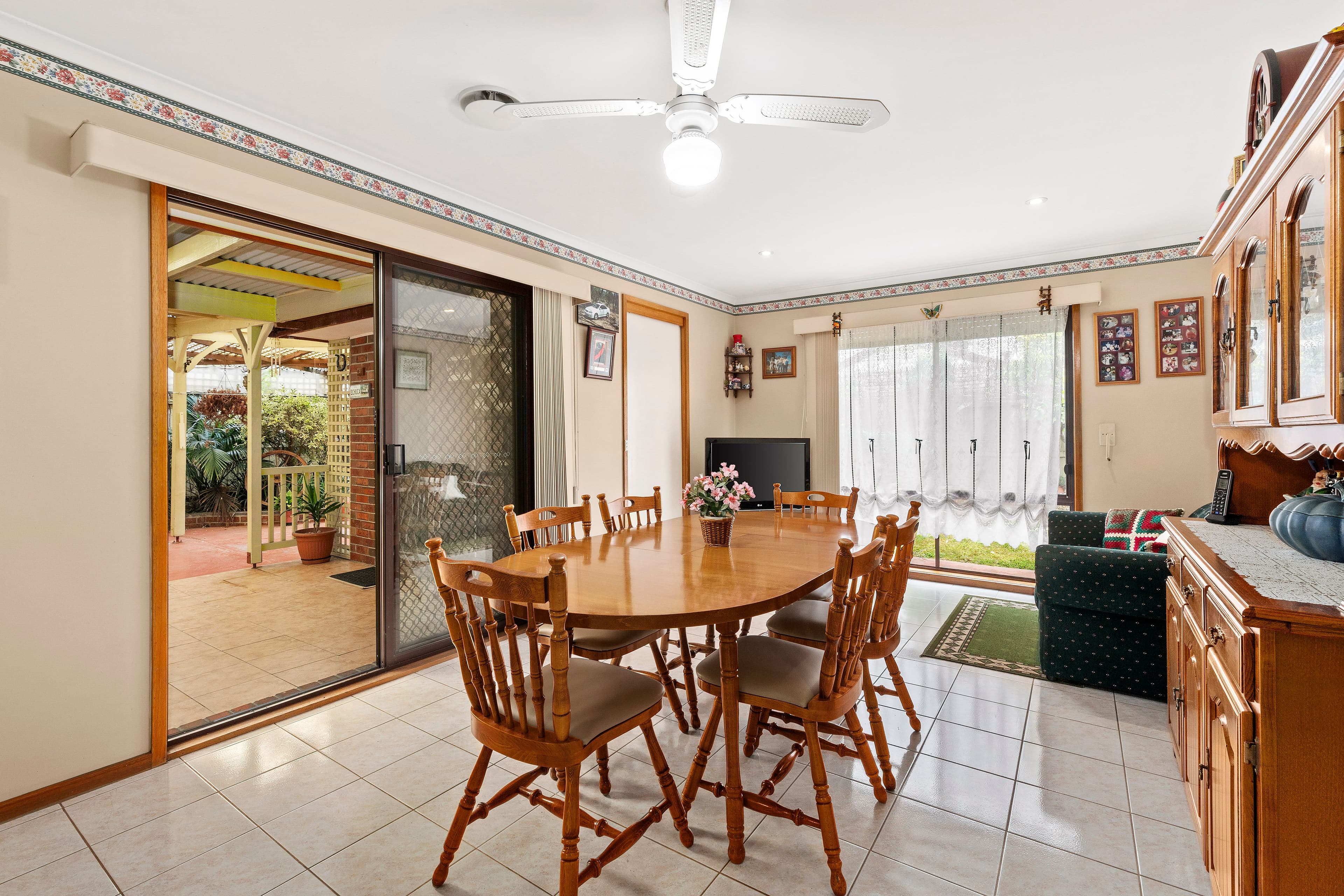 5 Tenterden Place, Mill Park VIC 3082, Mill Park - Thumbnail 3