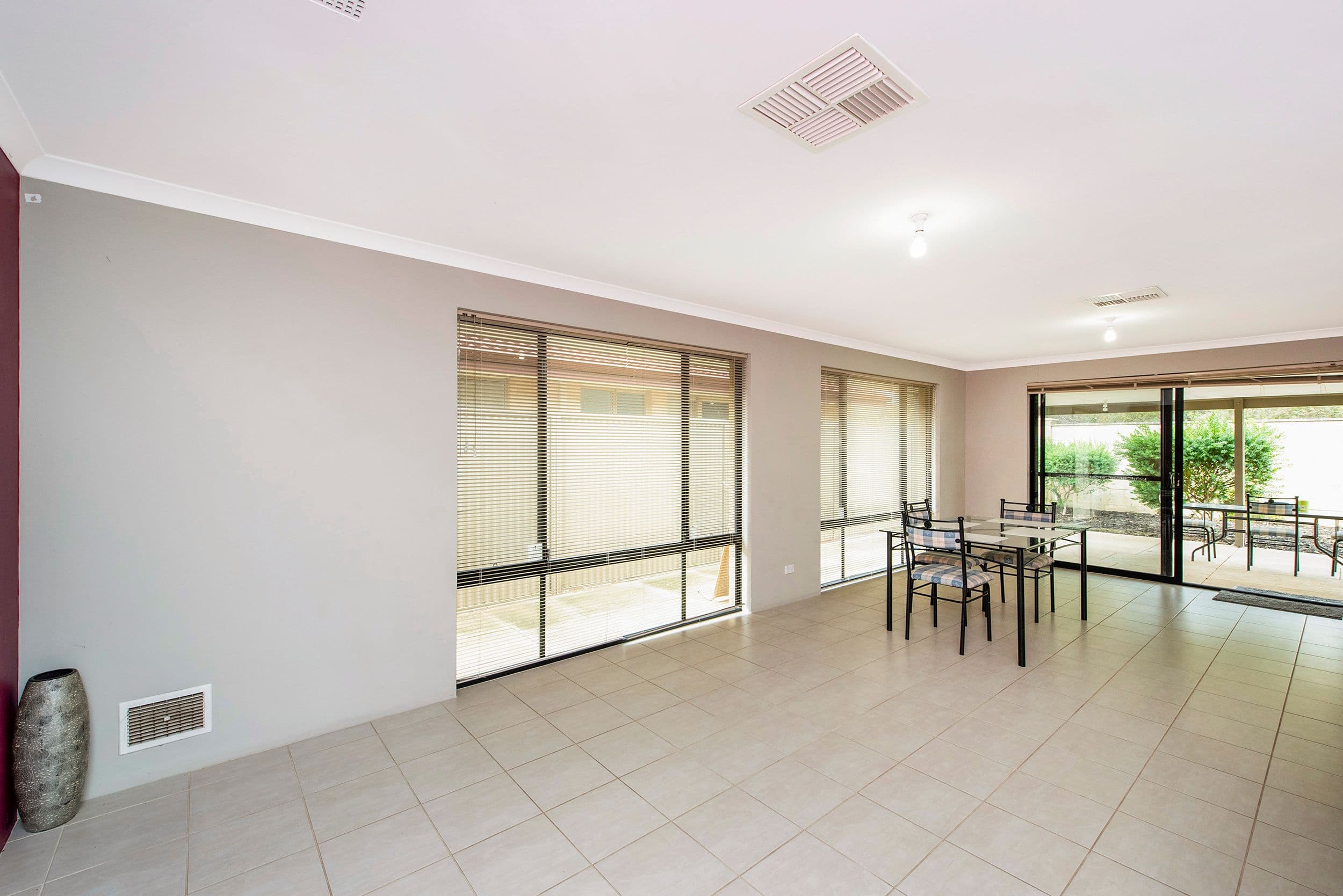 27 Abbeytown Circle, Waikiki WA 6169, Waikiki - Thumbnail 6