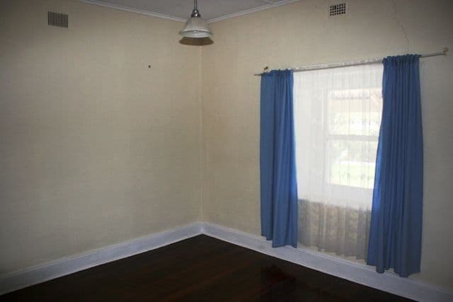 33 William Street, CLARE SA 5453, Clare - Thumbnail 4