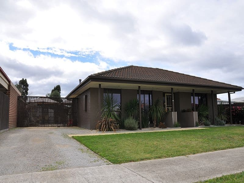 12 Newcombe Court, MILL PARK VIC 3082, Mill Park - Thumbnail 2