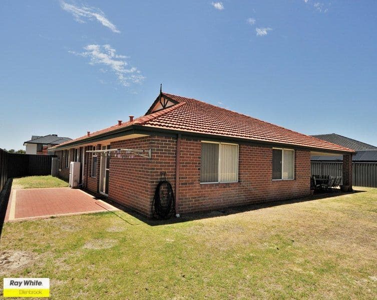 33 Kyneton Parkway, AVELEY WA 6069, Aveley - Thumbnail 5