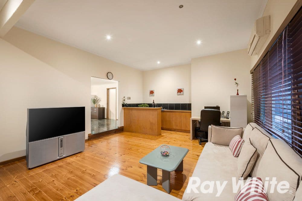 21 Haideh Place, Wantirna South VIC 3152, Wantirna South - Thumbnail 2