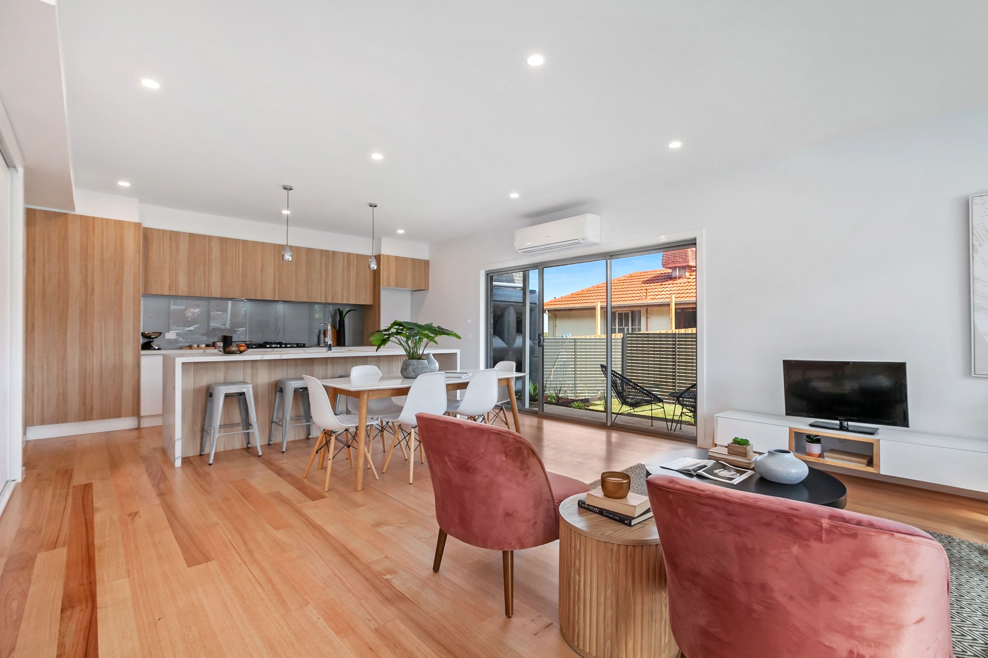 35 Hickford Street, Reservoir VIC 3073, Reservoir - Thumbnail 2