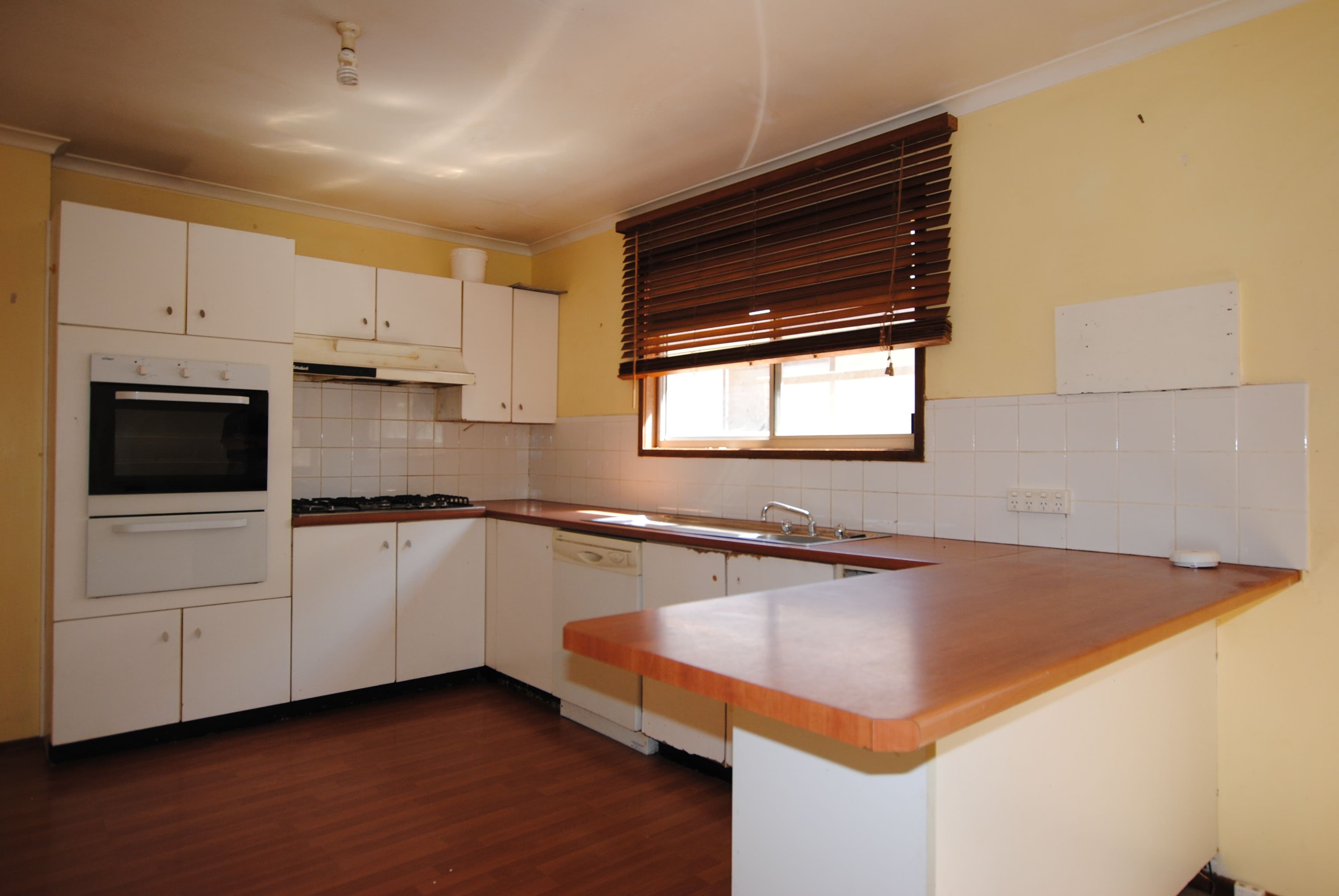 26 Lowde Street, Nericon - Thumbnail 3
