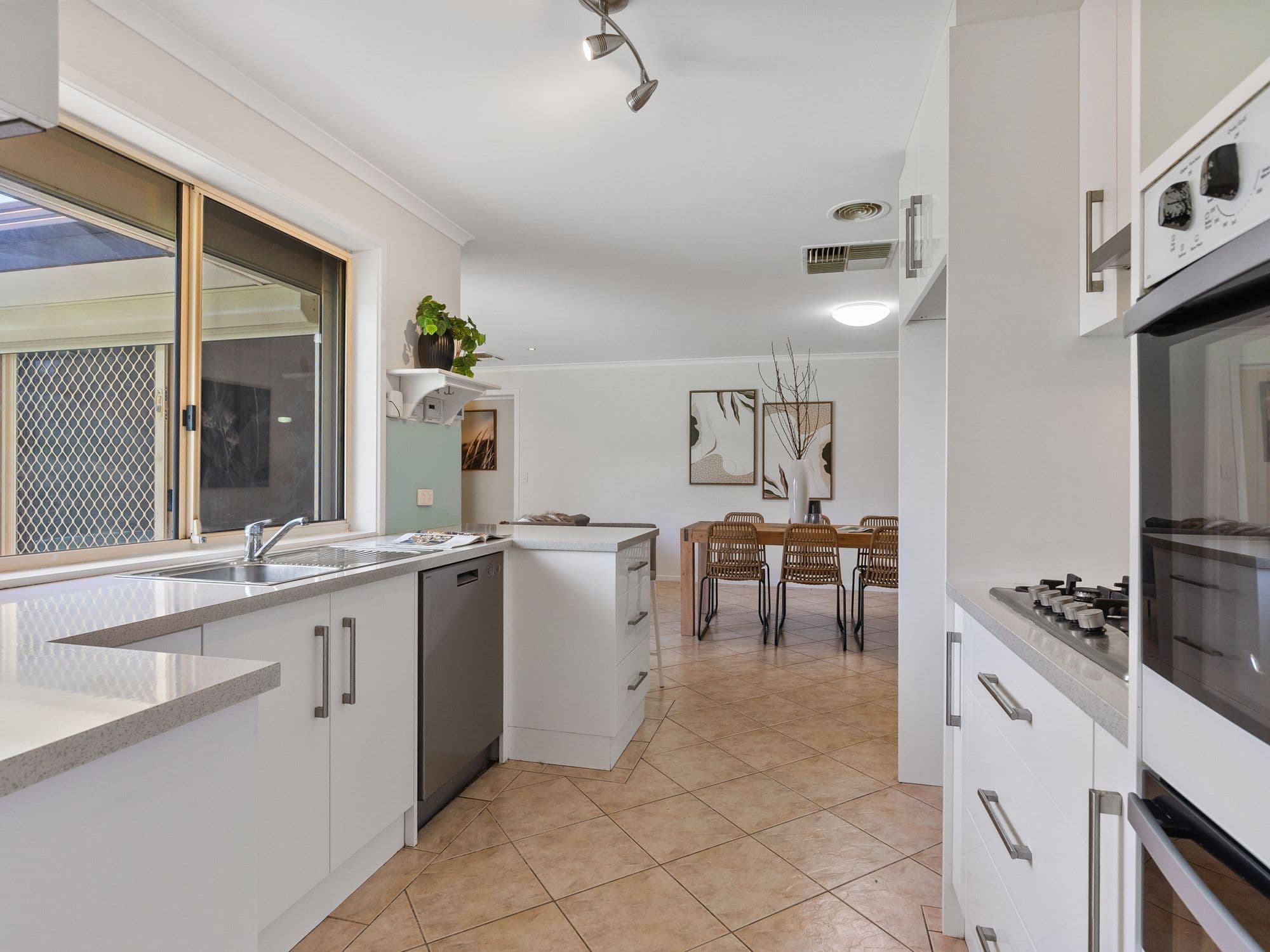96 Mawson Circuit, Woodcroft SA 5162, Woodcroft - Thumbnail 7