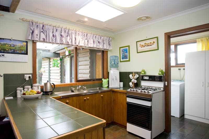 96 Alexandra Road, LILYDALE VIC 3140, Lilydale - Thumbnail 2