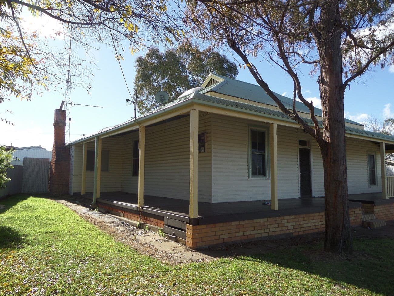 17 Roslyn Street, NARRANDERA NSW 2700, Narrandera - Thumbnail 2