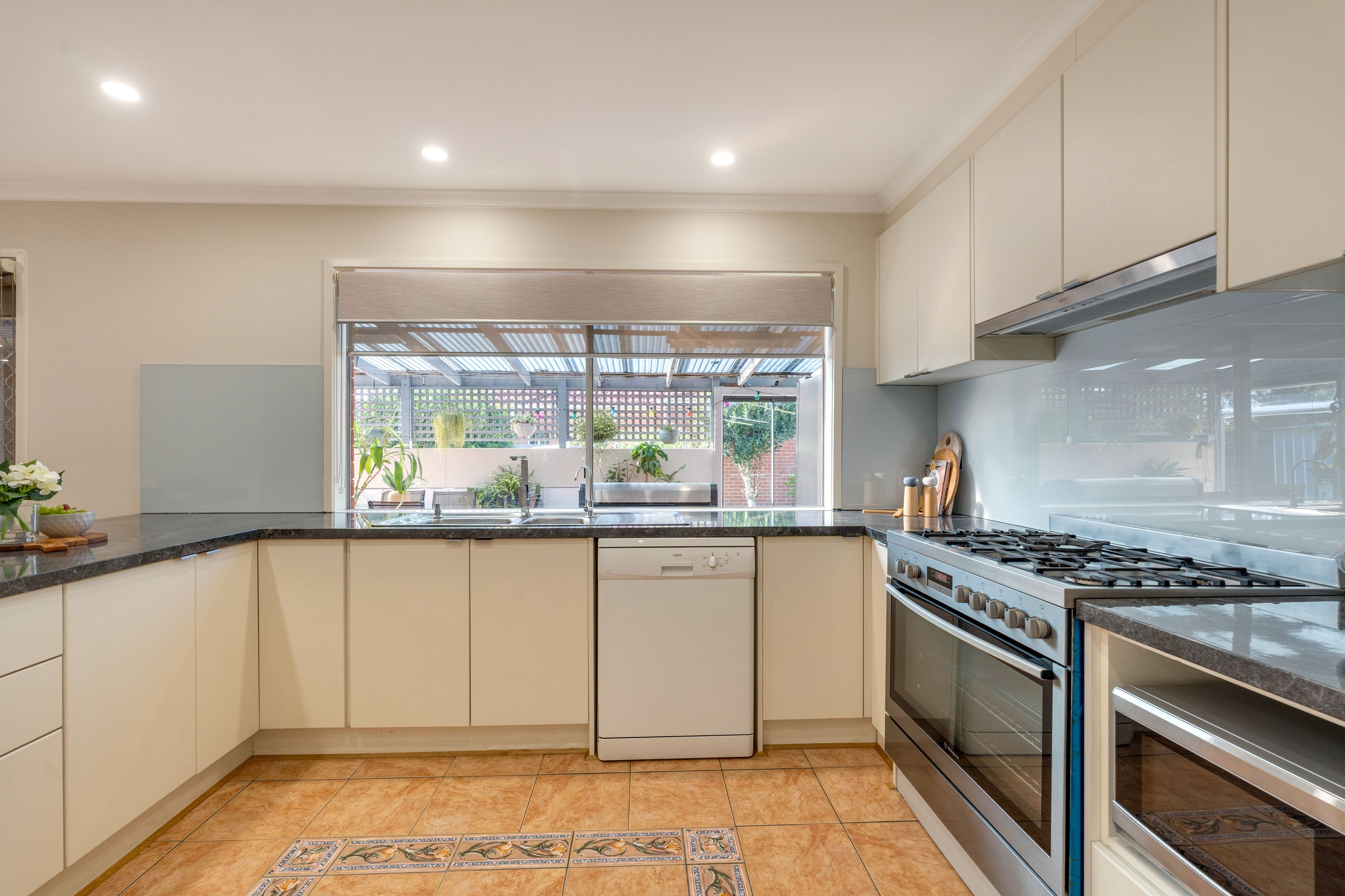 6 Pembroke Crescent, Craigieburn VIC 3064, Craigieburn - Thumbnail 7