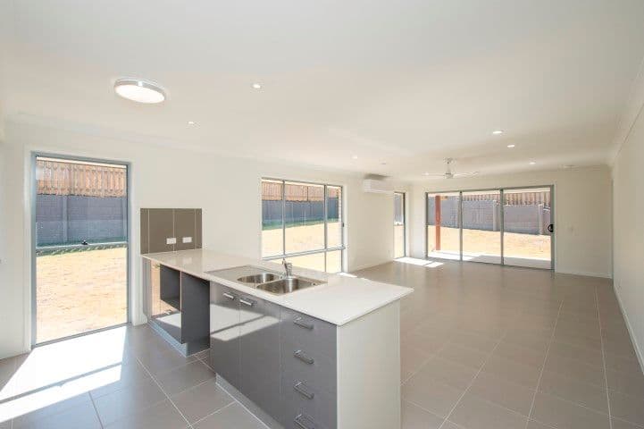 15 Kandel Court, KIRKWOOD QLD 4680, Kirkwood - Thumbnail 3