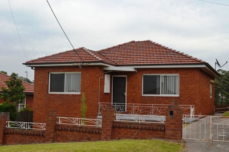 42 Lake Heights Road, LAKE HEIGHTS NSW 2502, Lake Heights - Image 1