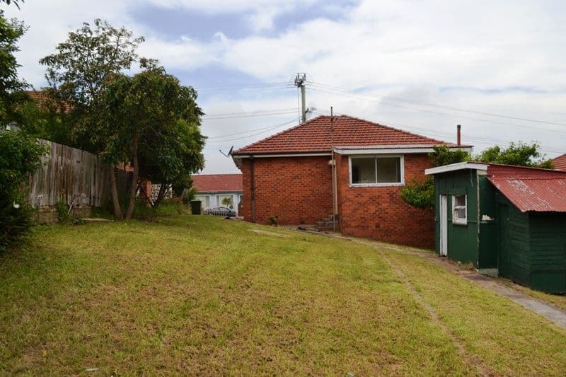 42 Lake Heights Road, LAKE HEIGHTS NSW 2502, Lake Heights - Thumbnail 3