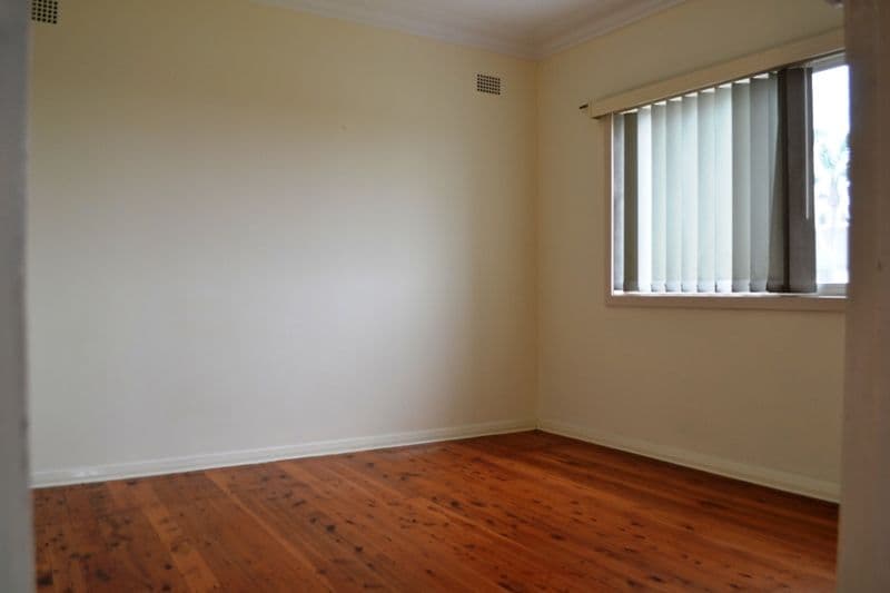 42 Lake Heights Road, LAKE HEIGHTS NSW 2502, Lake Heights - Thumbnail 5
