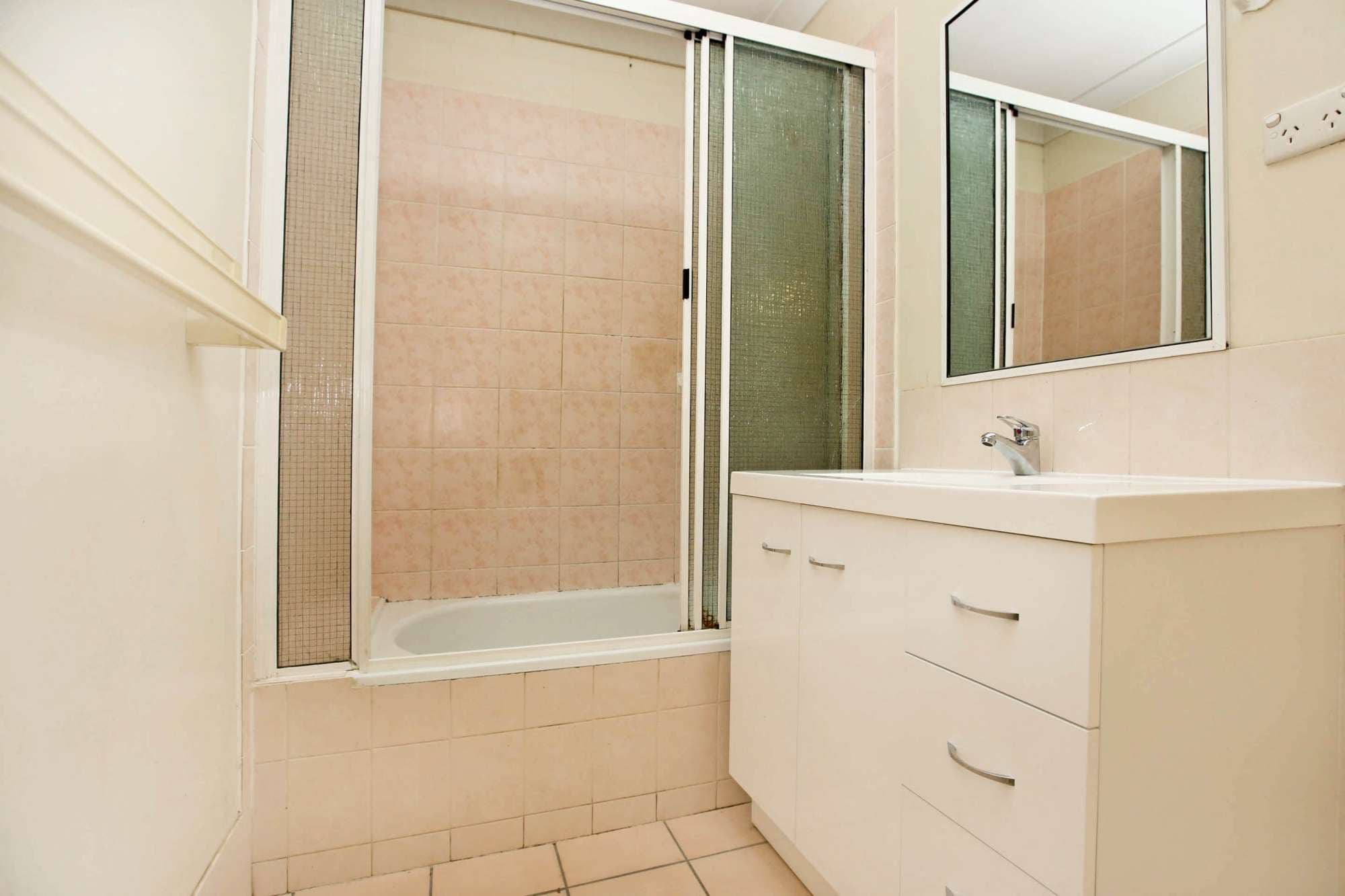 27 Warburton Street, NORTH WARD QLD 4810, North Ward - Thumbnail 5