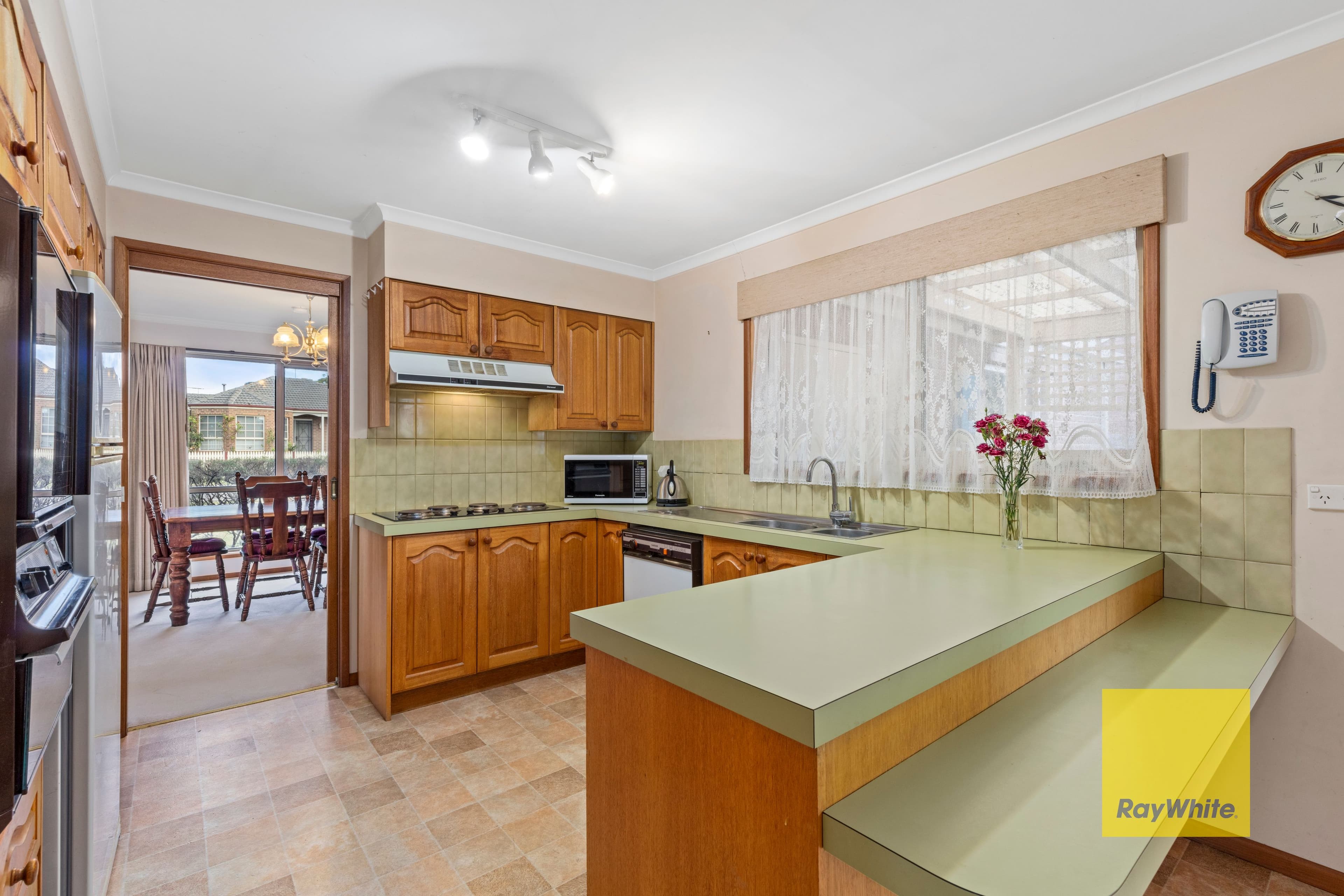5 Glastonbury Drive, Highton VIC 3216, Highton - Thumbnail 4