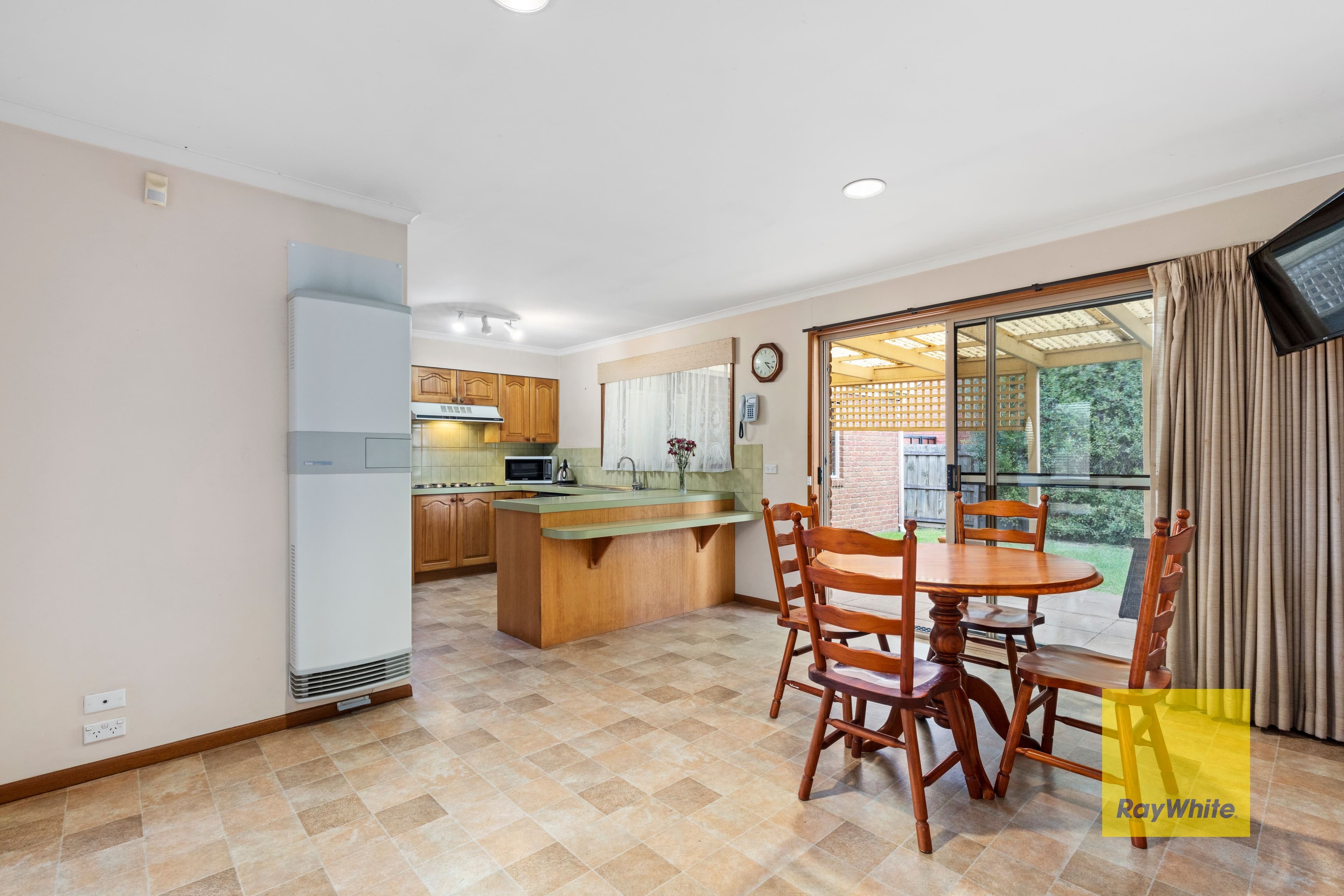 5 Glastonbury Drive, Highton VIC 3216, Highton - Thumbnail 5
