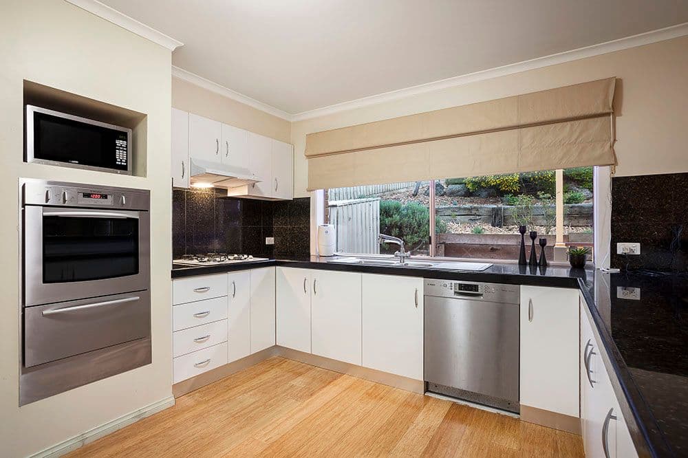 20 Schafter Drive, DONCASTER EAST VIC 3109, Doncaster East - Thumbnail 5