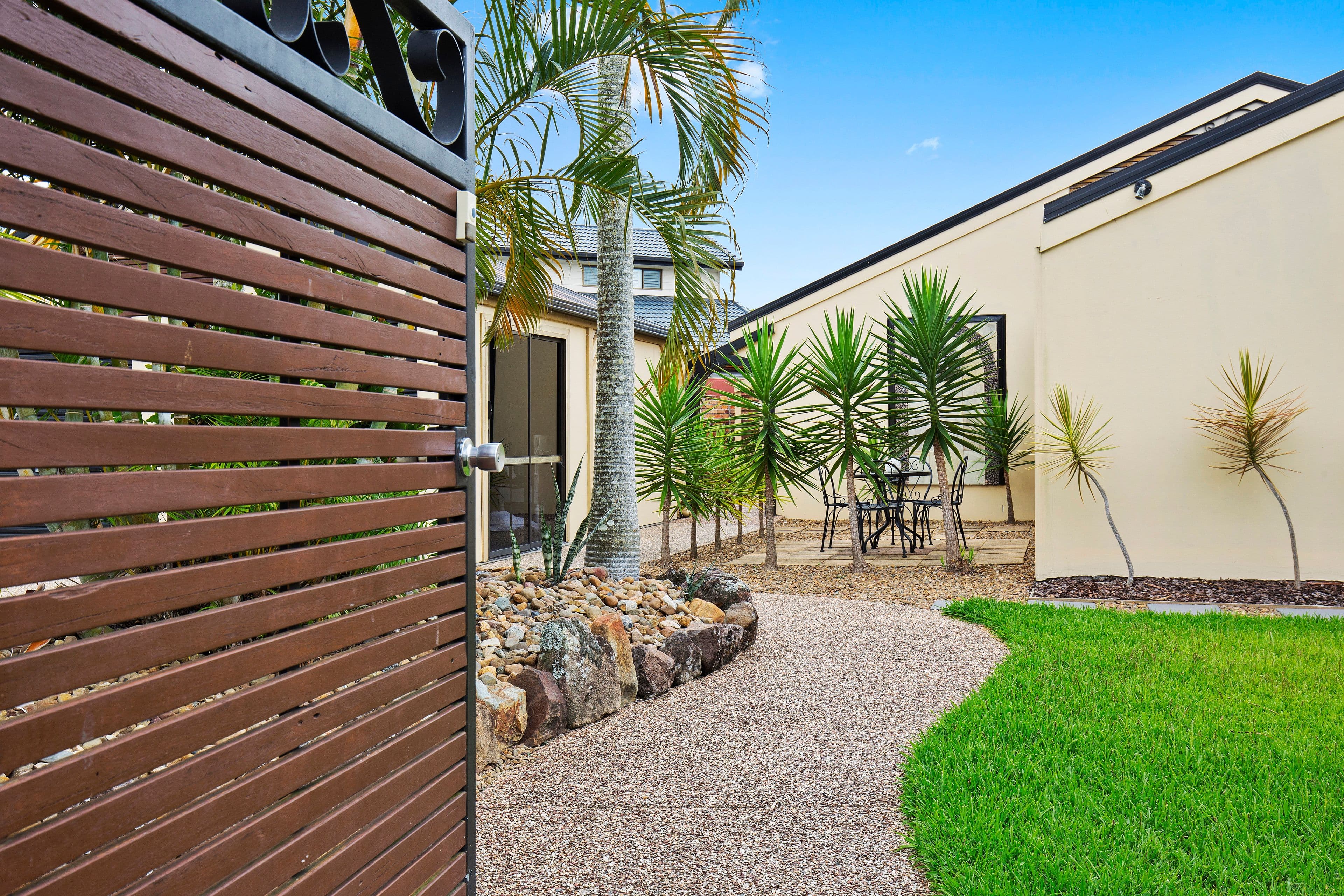 2 Craig Avenue, Carrara QLD 4211, Carrara - Thumbnail 2
