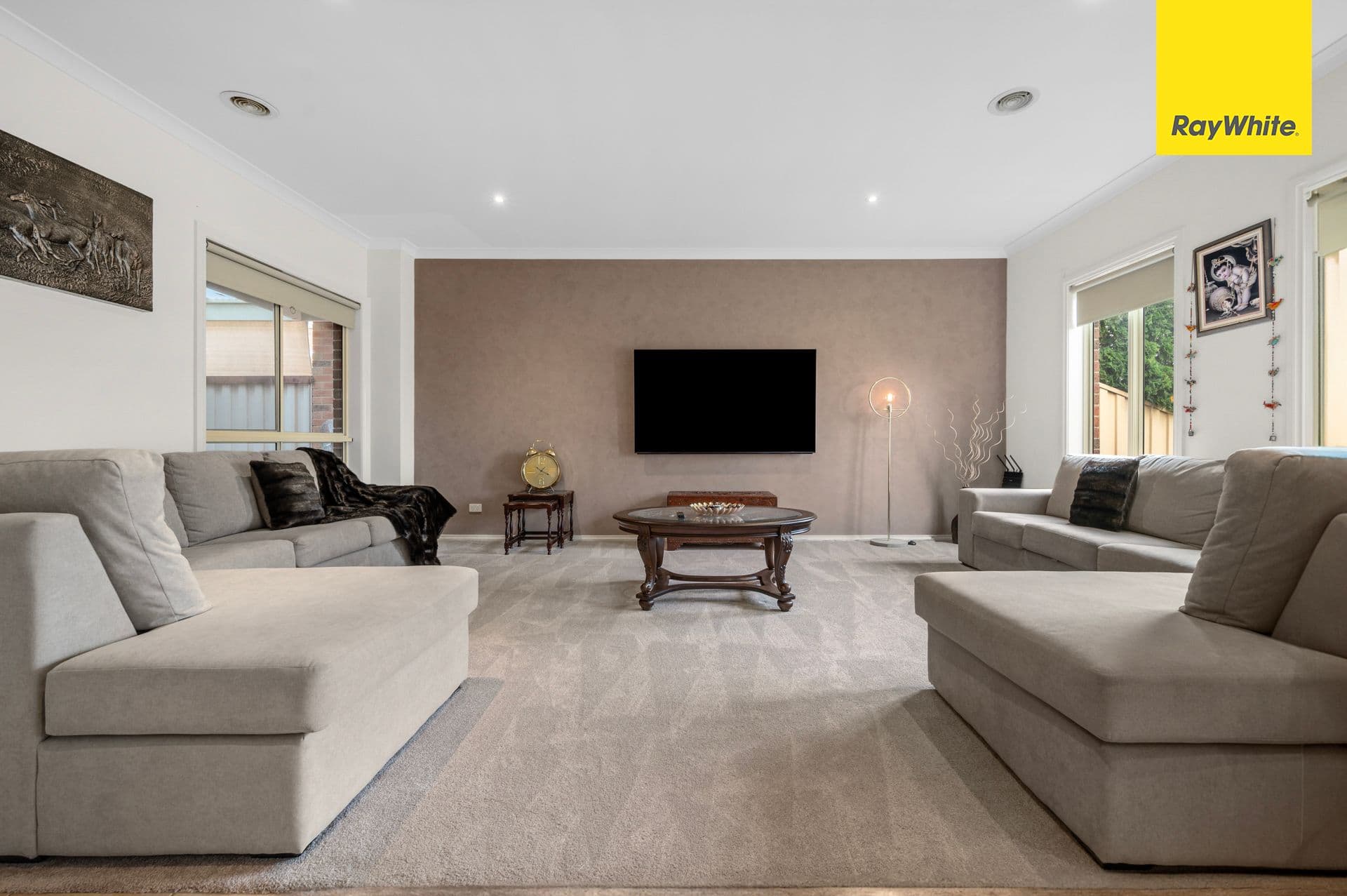 39 Darlingsford Boulevard, Melton VIC 3337, Melton - Thumbnail 2