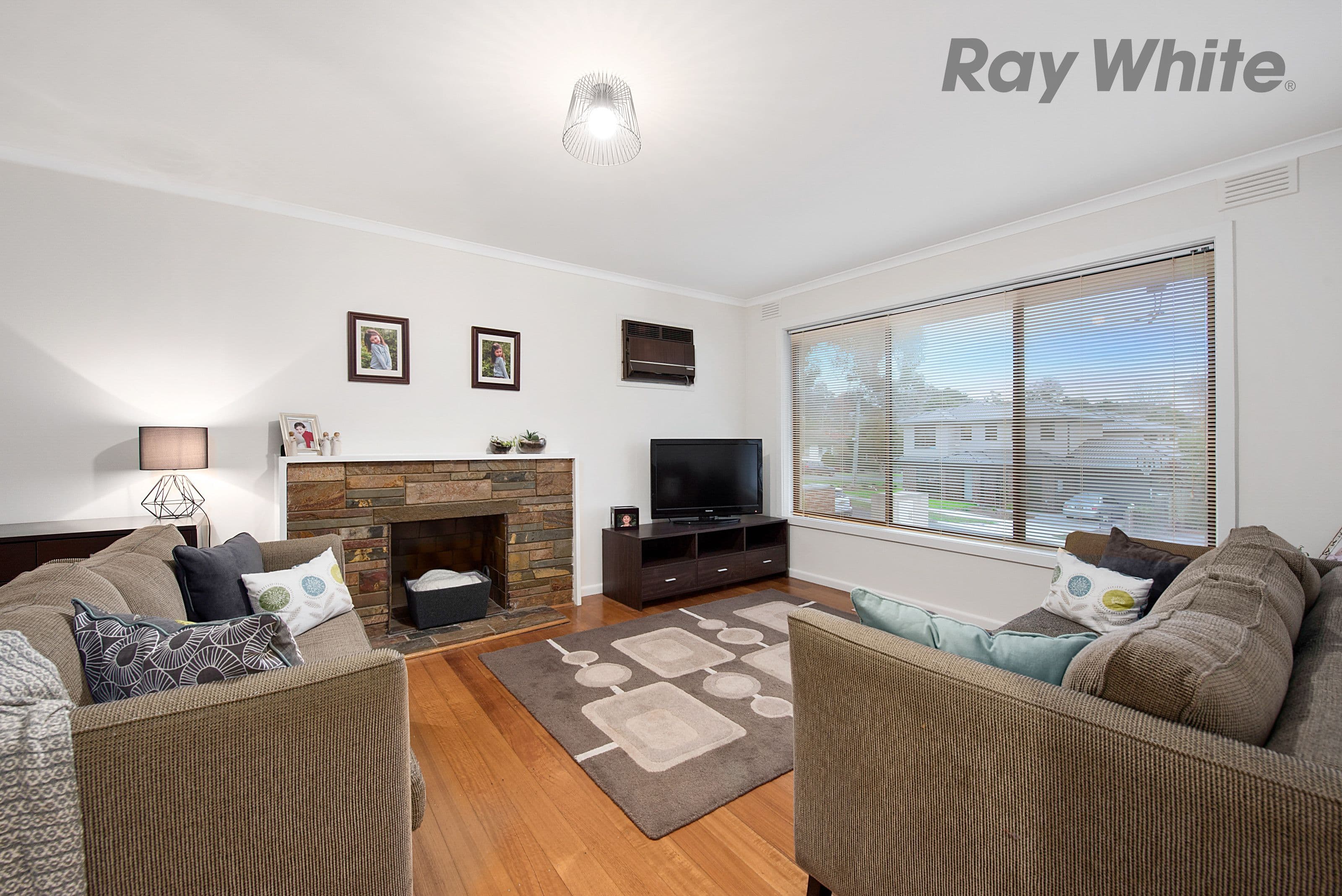 28 TAMWORTH Road, Kilsyth VIC 3137, Kilsyth - Thumbnail 2