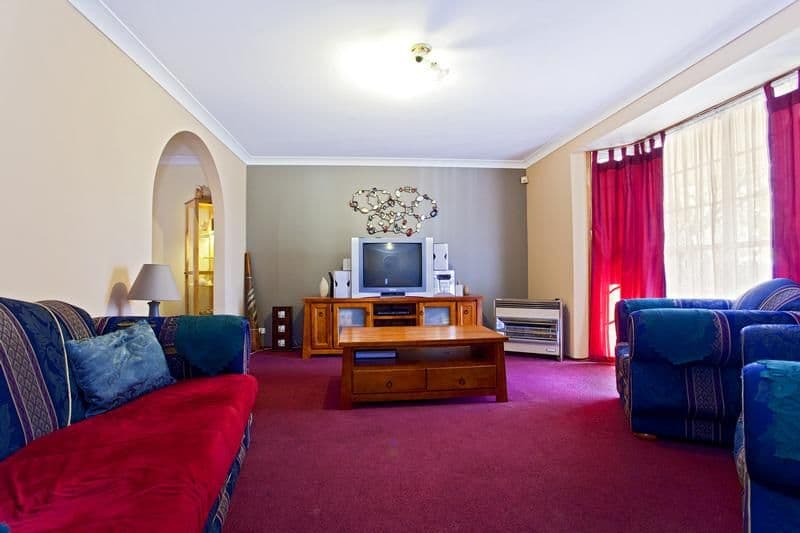 19 Ledbury Place, CHIPPING NORTON NSW 2170, Chipping Norton - Thumbnail 3