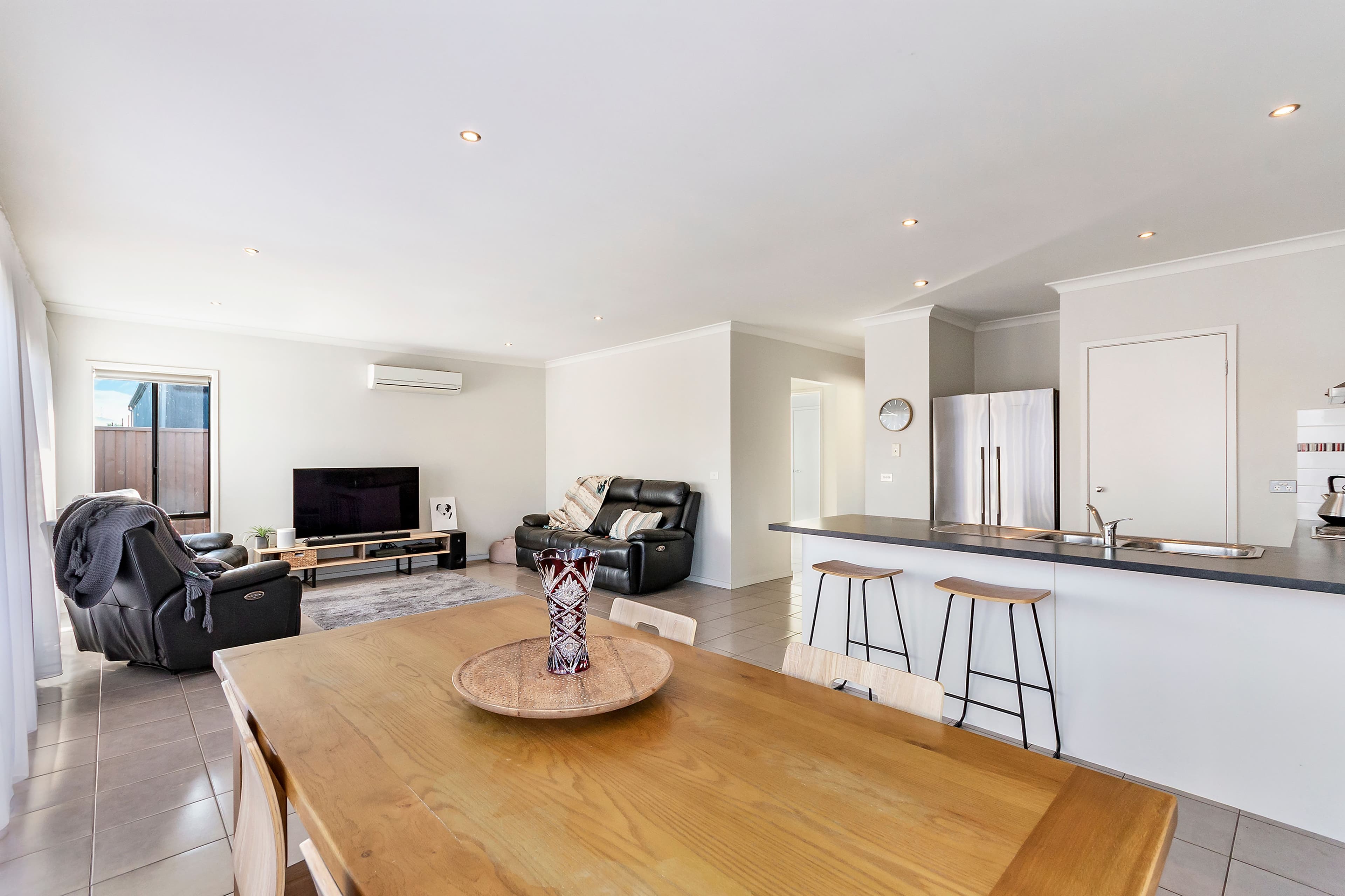 94 Spring Street, Mortlake VIC 3272, Mortlake - Thumbnail 3