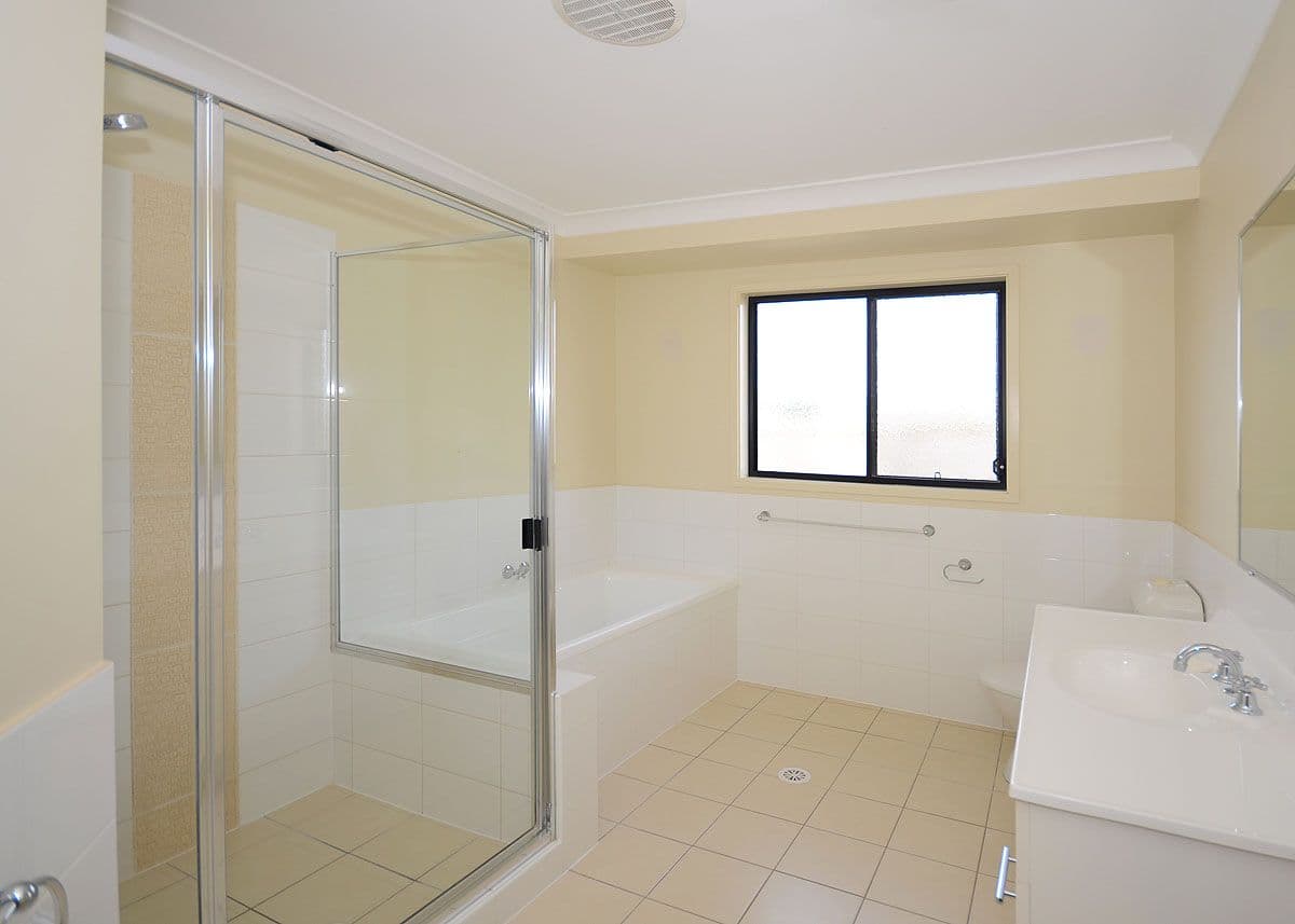 18 Bayridge Heights Drive, NIKENBAH QLD 4655, Nikenbah - Thumbnail 6