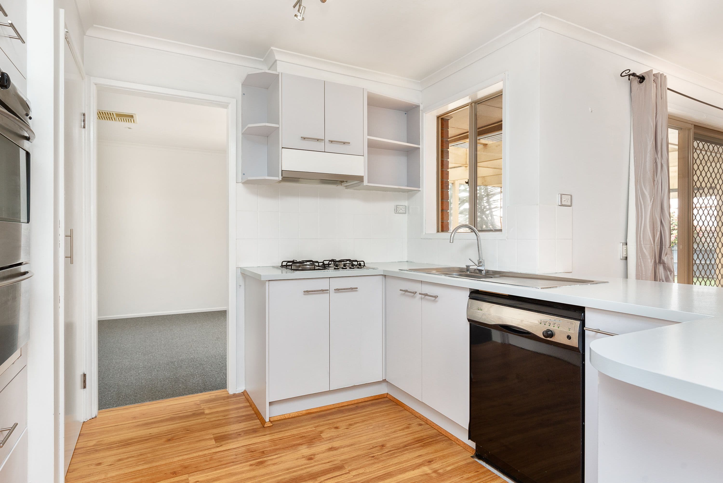 421-423 Centre Road, Berwick VIC 3806, Berwick - Thumbnail 3